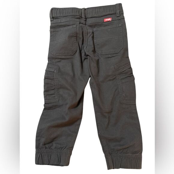 Nwt boys size 4 gamer cargo Wrangler Pants in black - Picture 2 of 3